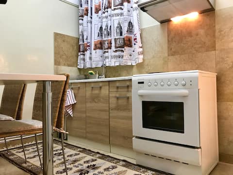 Popular Airbnb listing: Dream apartment@city center! in νεαπολη I