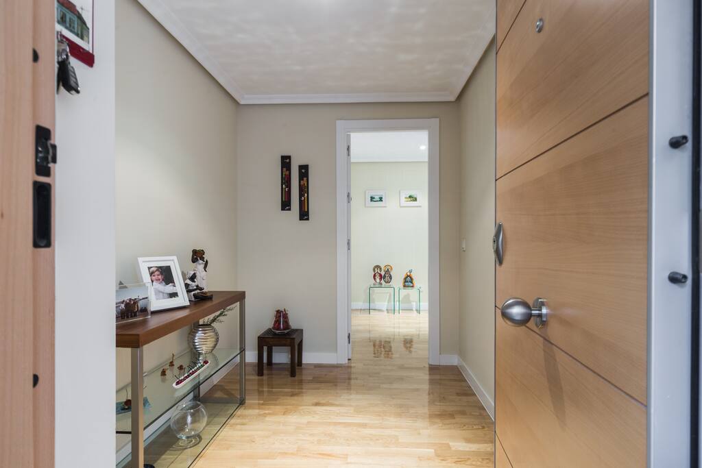 Entrance Hall / Hall de Entrada
