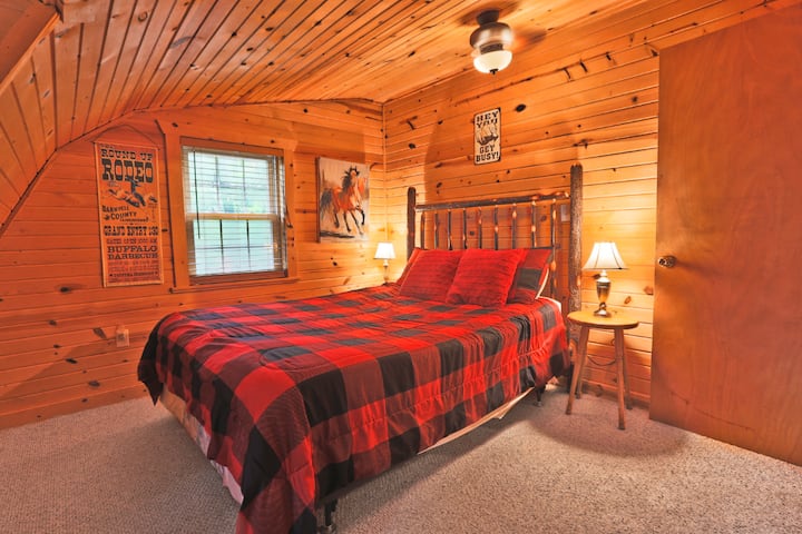 Bedroom 3 with queen size bed