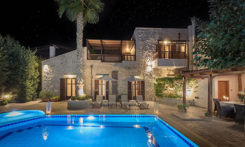 Villa Asteri – Historic Cretan Elegance