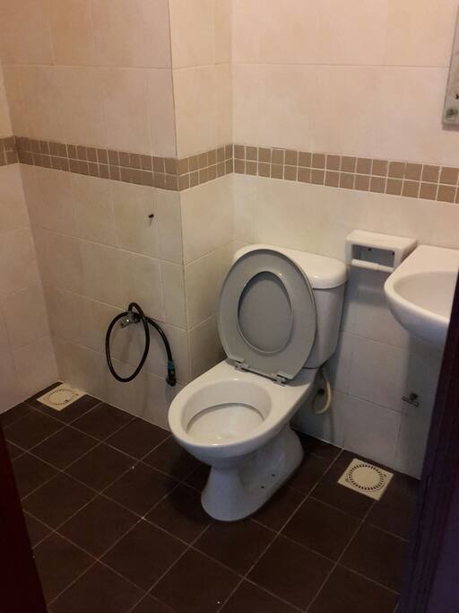 2 toilets