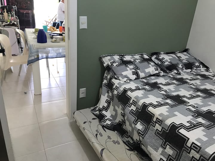 ห้องนอน 3 เตียงคู่พร้อมเตียงรองแยก 