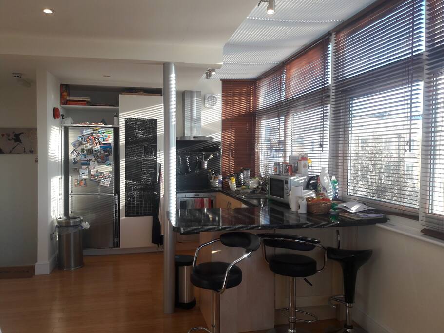Kitchen & bar