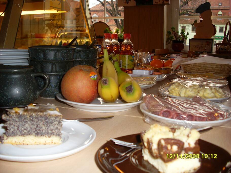 Jeden Morgen erwartet Euch ein leckeres Frühstücksbuffet!