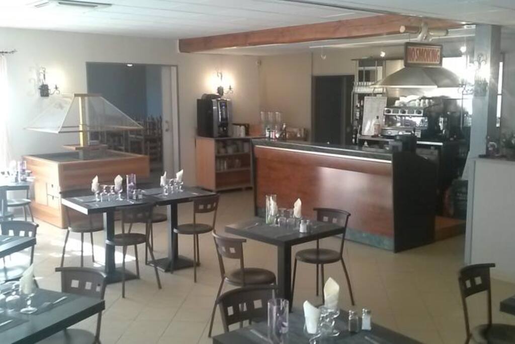 salle resto intérieur