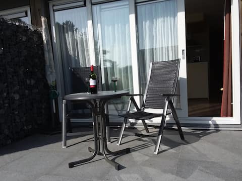 Top Airbnb: 2-room apartment near the beach with private terrace in Hollum