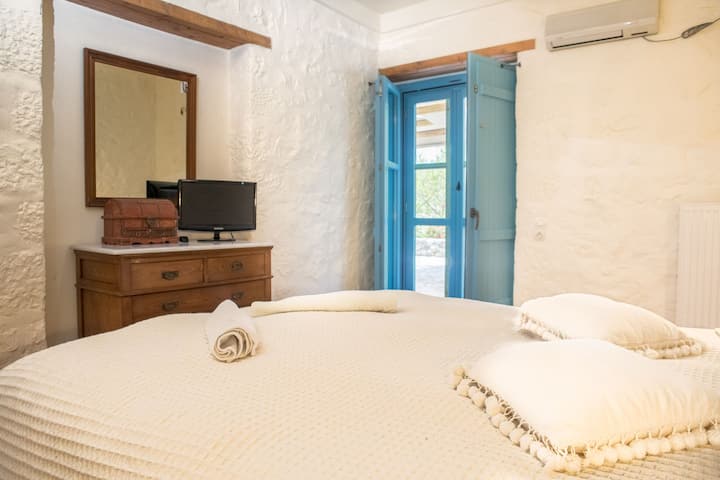 חדר 1 (קומה עליונה)