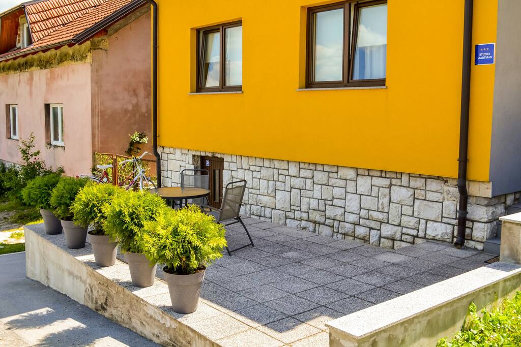 Terrace front the house