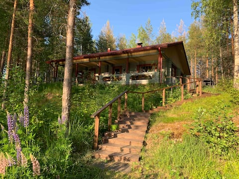 Cottage on the shore of Lake Saimaa in a quiet area