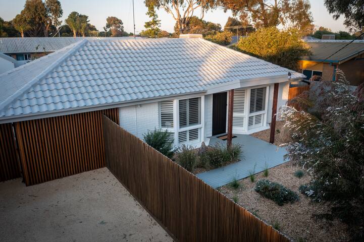 Ocean Breeze Retreat gallery image 2