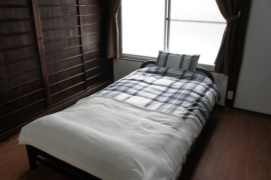 Bed room