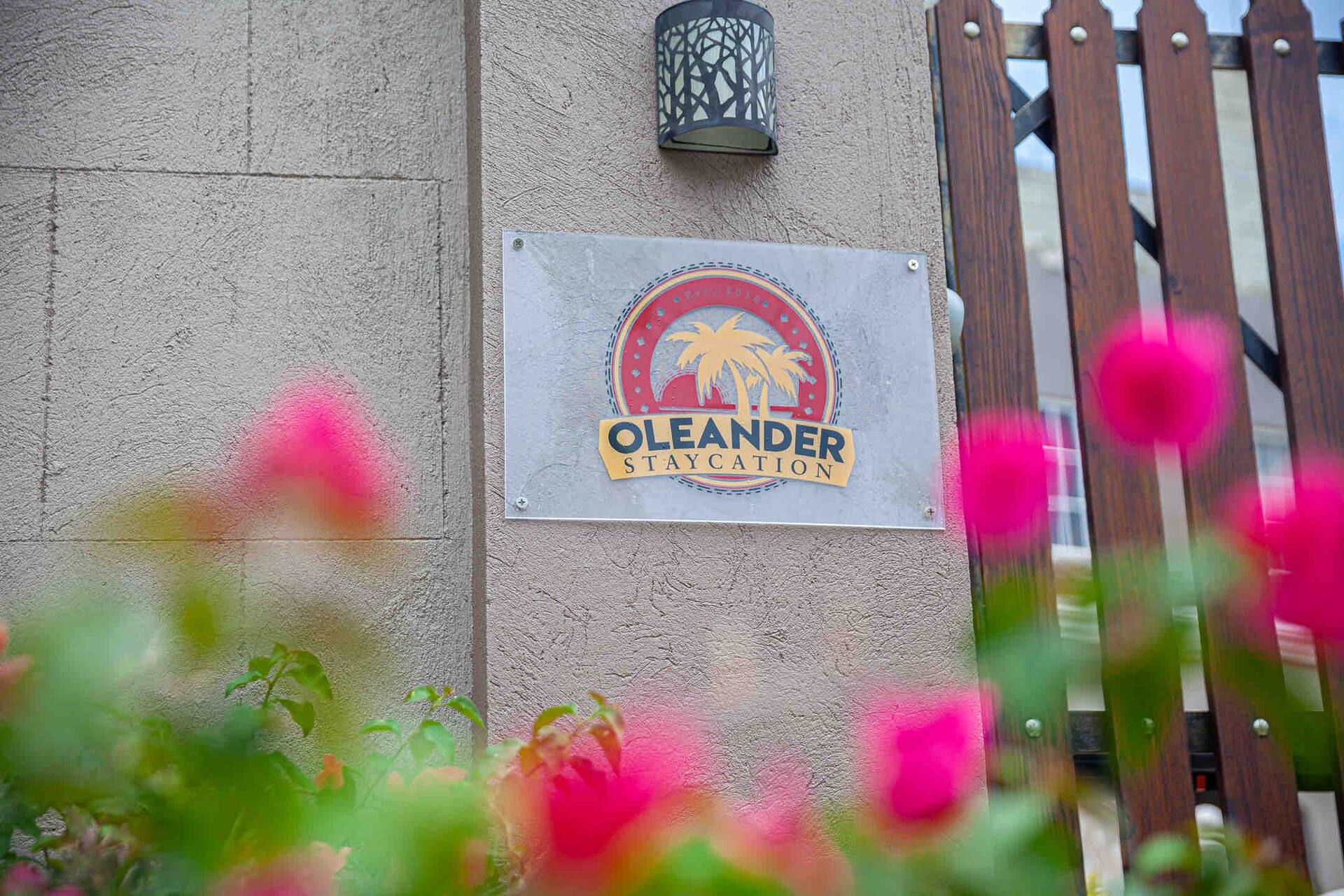 Oleander Staycation                     . — zdjęcie 5