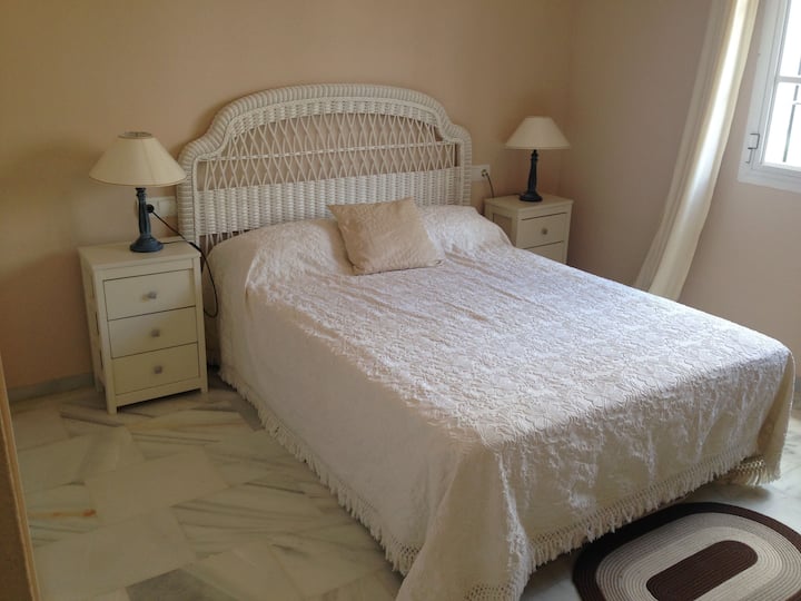 12. საძინებელი1 საძინებლის ტუმბოებით 