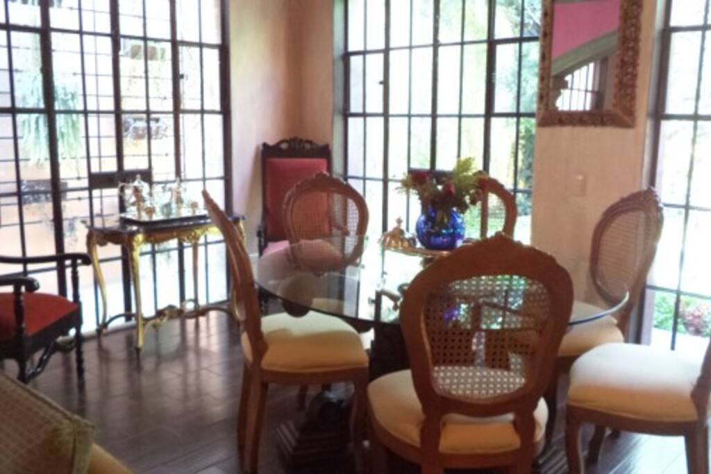 Dining rm