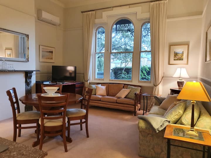 Top 15 Airbnb Vacation Rentals In Forbes, Australia Trip101