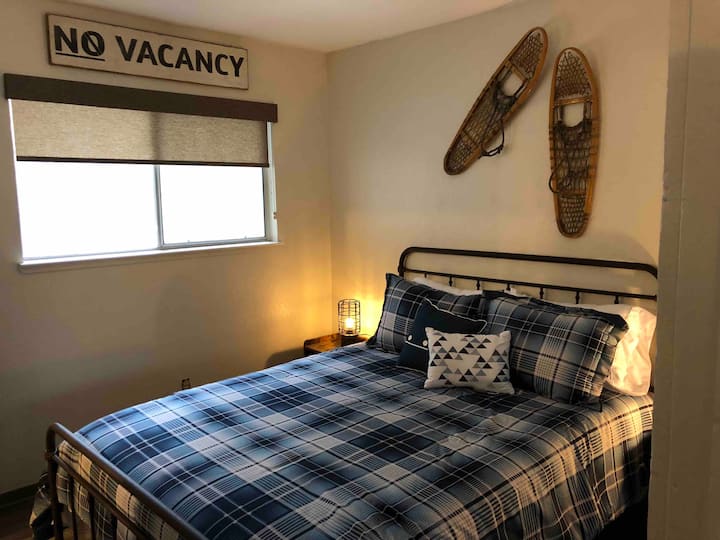 Chumba cha kulala 2 (kitanda cha upana wa futi tano)