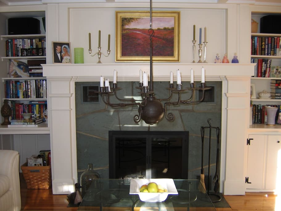 Living Room (fireplace)