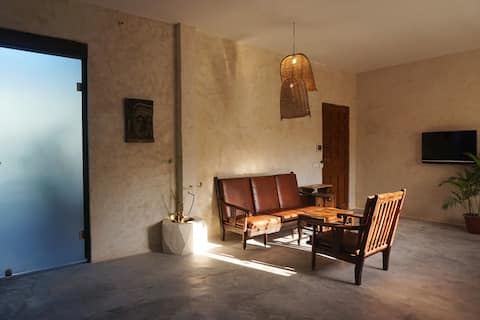 Fancy Apt In Old Villa At S21-Kitchen/Balcony