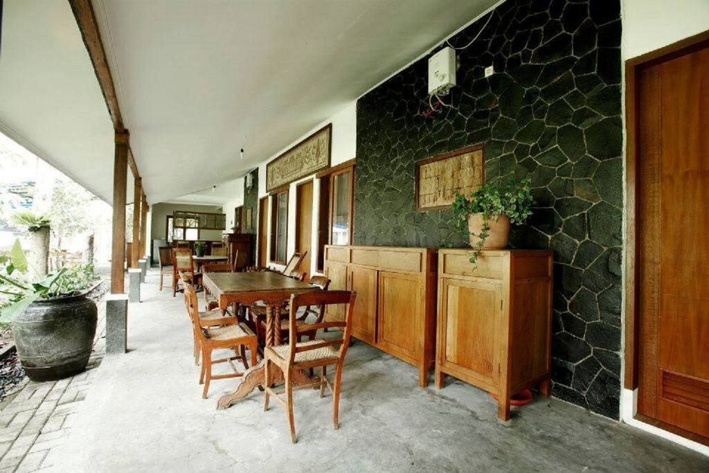 Sitting Area in front of your room