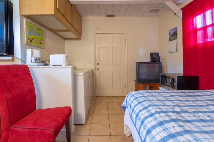 Mini Private-entry Tranquil Room - Clearwater, FL