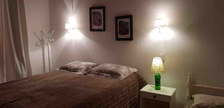 Აპარტამენტი აივნით, კაშხლის ხედით, 1 ორადგილიანი საწოლით და 1 ერთადგილიანი საწოლით ზედა სართულზე...