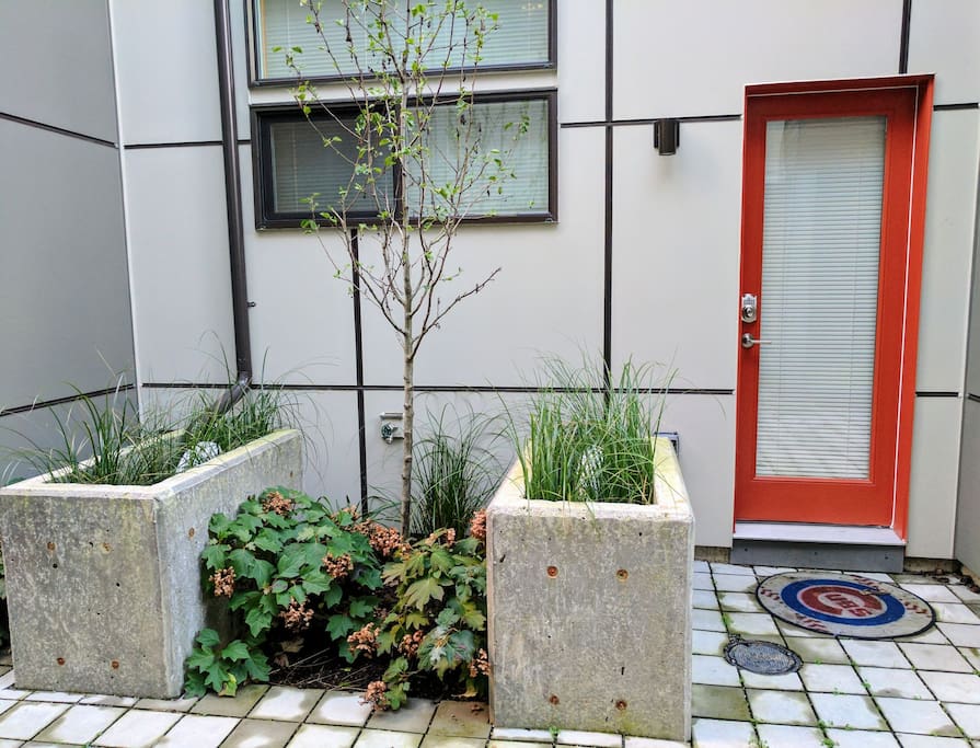 Separate entrance for guests.