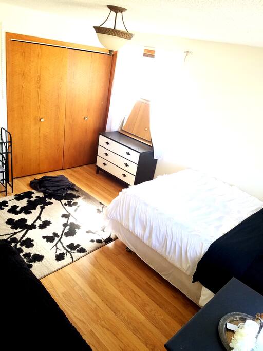 Black & White Room