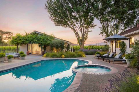 Renowned Vineyard Home + Guest Cottage. Sleeps 8.