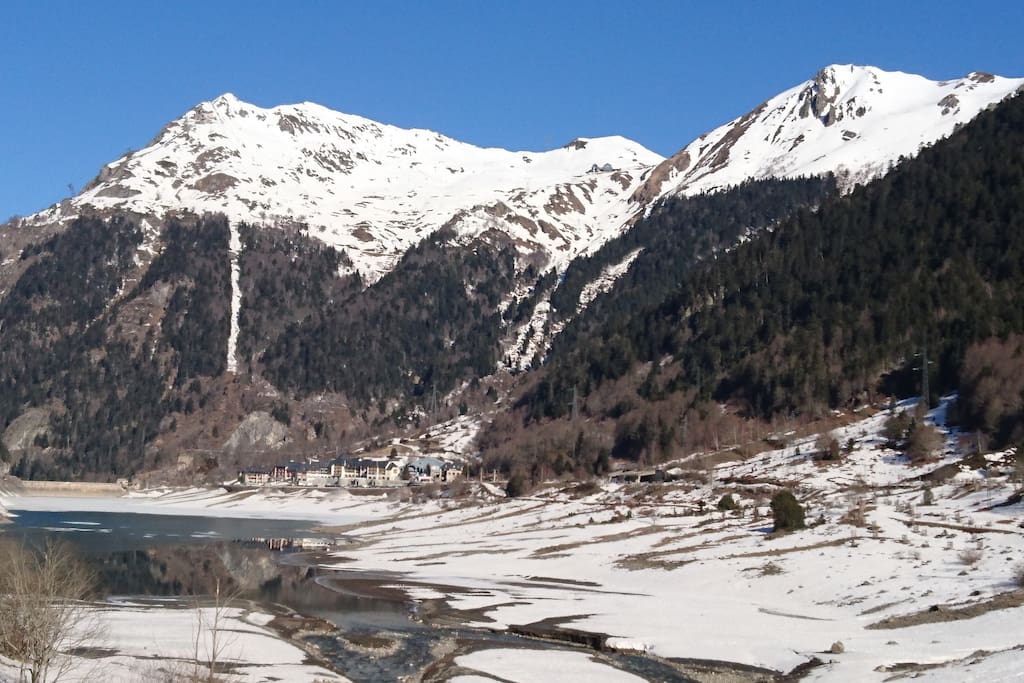 Fabrèges et son lac en hiver