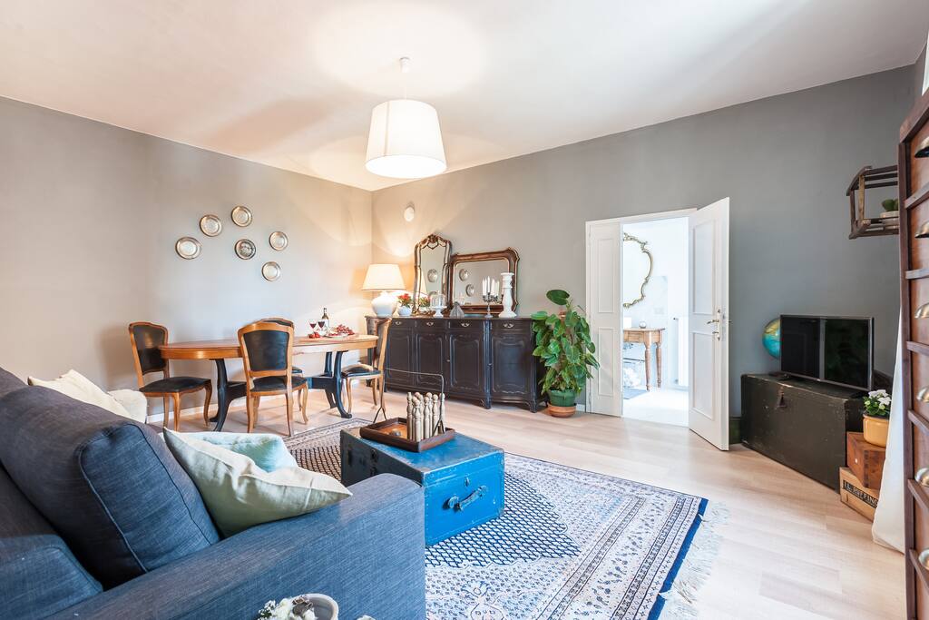 Lounge/dining