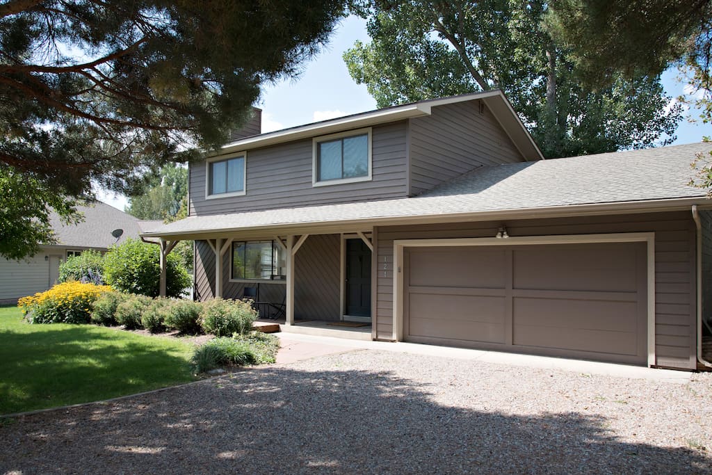View of home from driveway