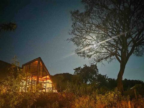Cabaña Geométrica con Piscina y Vista "Mont Blanc"