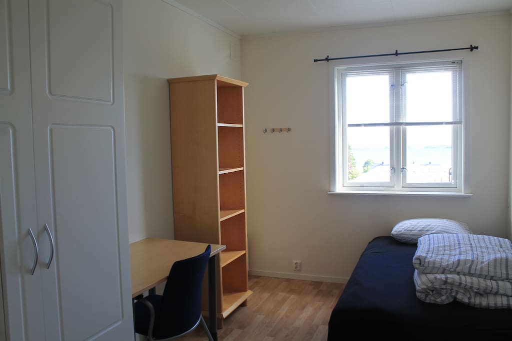 Bedroom with a double bed (120cm)