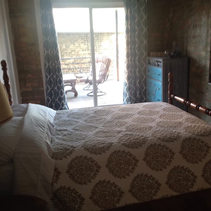 Მეორე საძინებელი უკანა ეზოთი