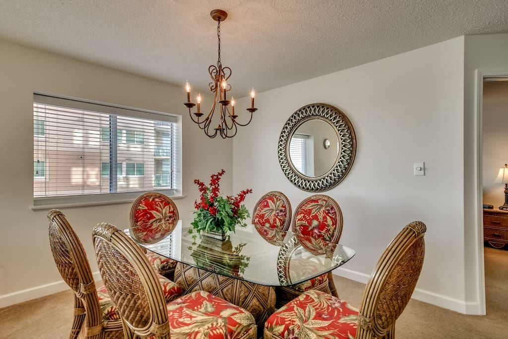 Dining Room,Indoors,Room,Chair,Furniture