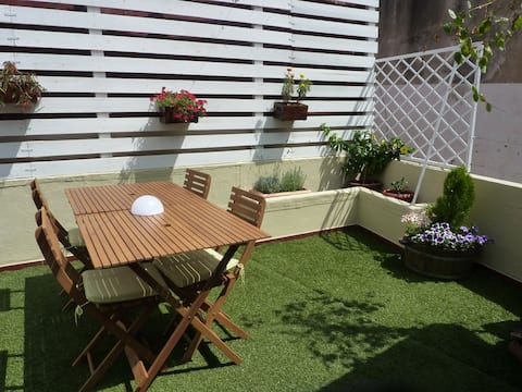 Top Airbnb: 2 bedroom home with sunny terrace in Lisboa