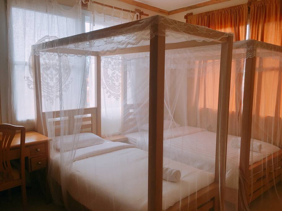 2 single beds