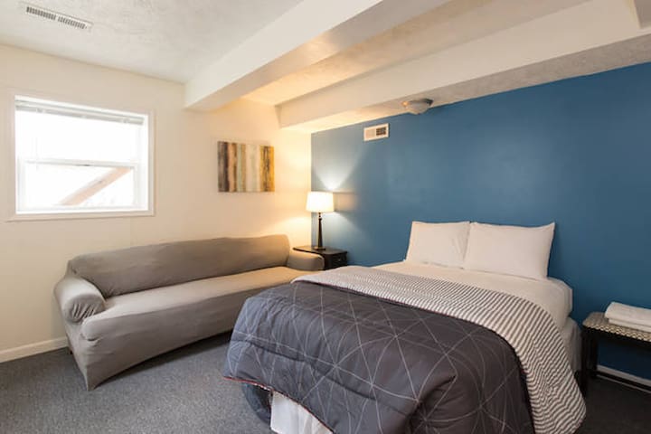 I-80 Convenient|Clean & Comfy Room (1L)