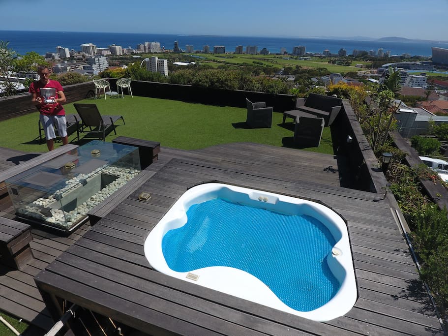 Jacuzzi views across the City