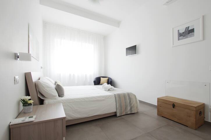 Modern and spacious aprtament near St. Peter gallery image 4