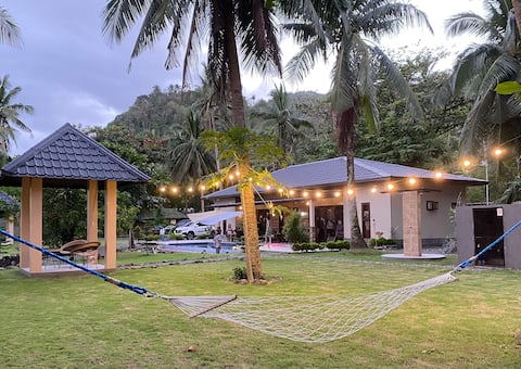 Private BEACH HOUSE w/POOL, Real Quezon - RedBeach