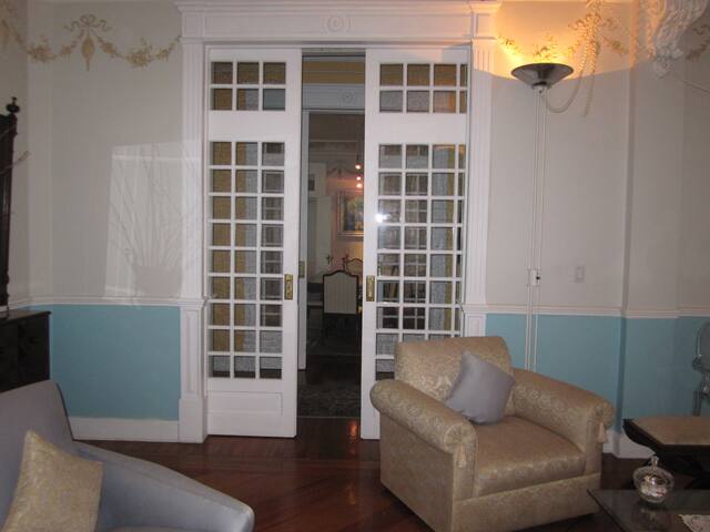 Landmark apartment in Mexico City gallery image 2