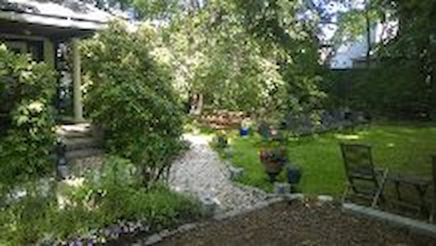 By-Gone-Era Cottage - The Eves Room