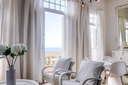 Magical B & B by the Sea Havana