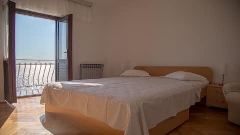 Top performing Airbnb: Big and spacious with THE VIEW 4+2 in Općina Tribunj
