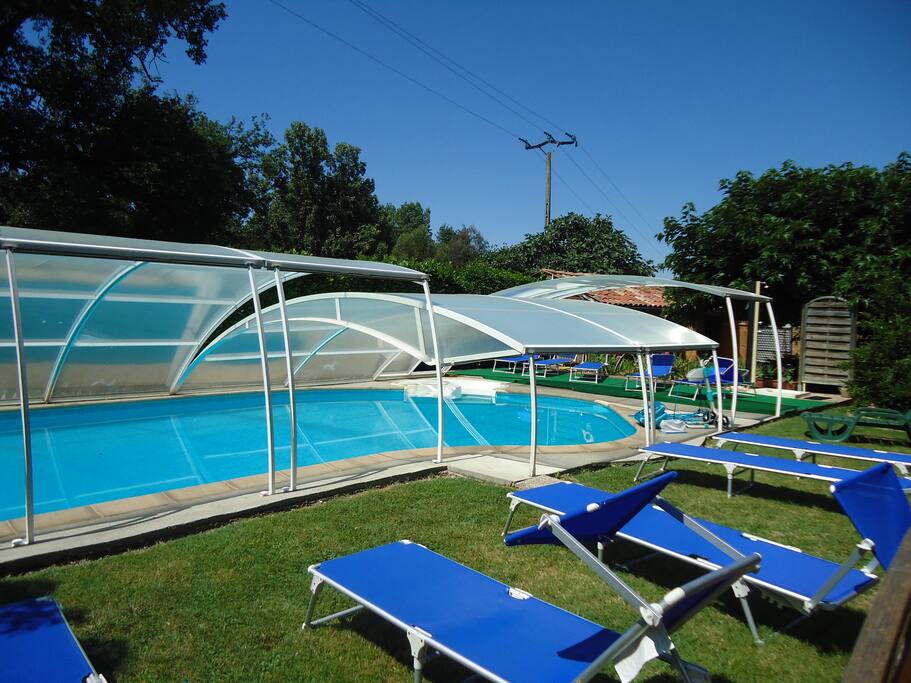 Piscine transats couverture sécurisée