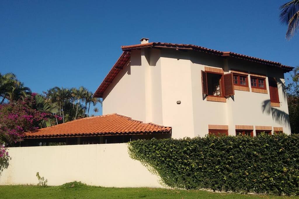 Lateral e fundo.
