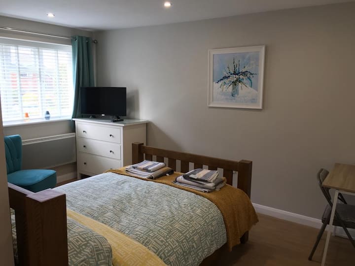 Private En-suite Room In Chandlers Ford - Hampshire