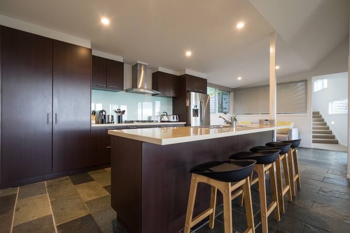 Luxury Country and Beach Retreat gallery image 4