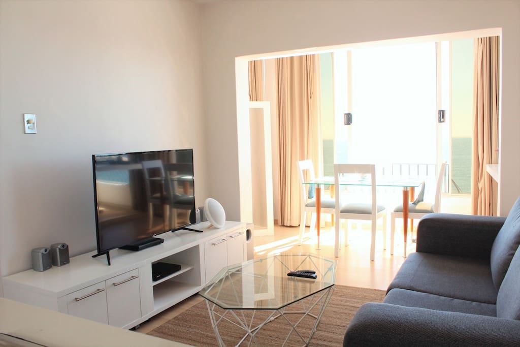 The living room is a story of light and relaxation. The TV is connected to the wifi and we have a netflix account set up. But you can freely stream any of your favourite channels.